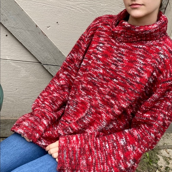 Venezia Jeans oversized red turtleneck sweater - Picture 8 of 8